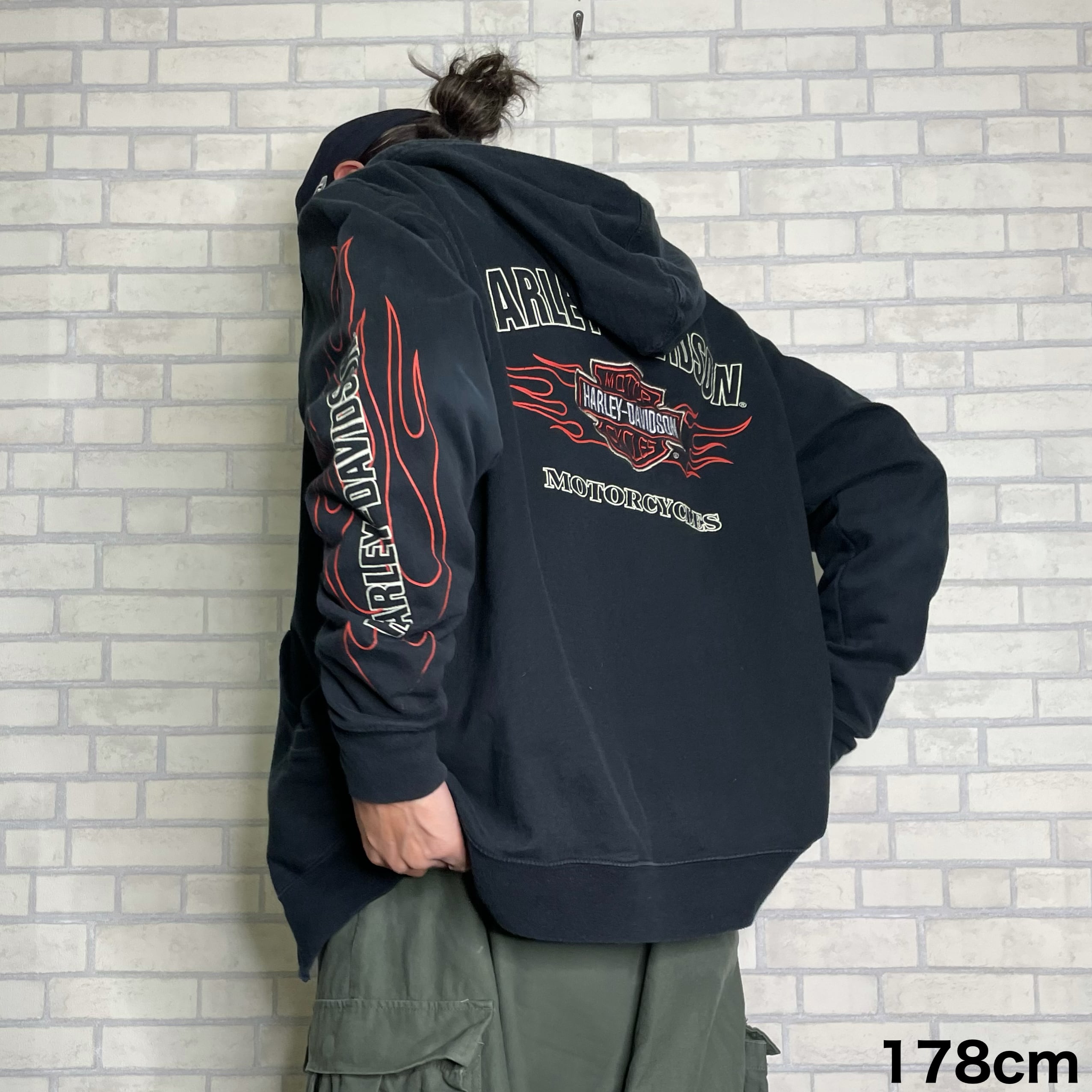 HARLEY-DAVIDSON　パーカー　XL 厚手　ヘビーコットン　フルジップ　刺繍入り　両面刺繍　袖プリント　状態良好 | 古着屋OLDGREEN  powered by BASE