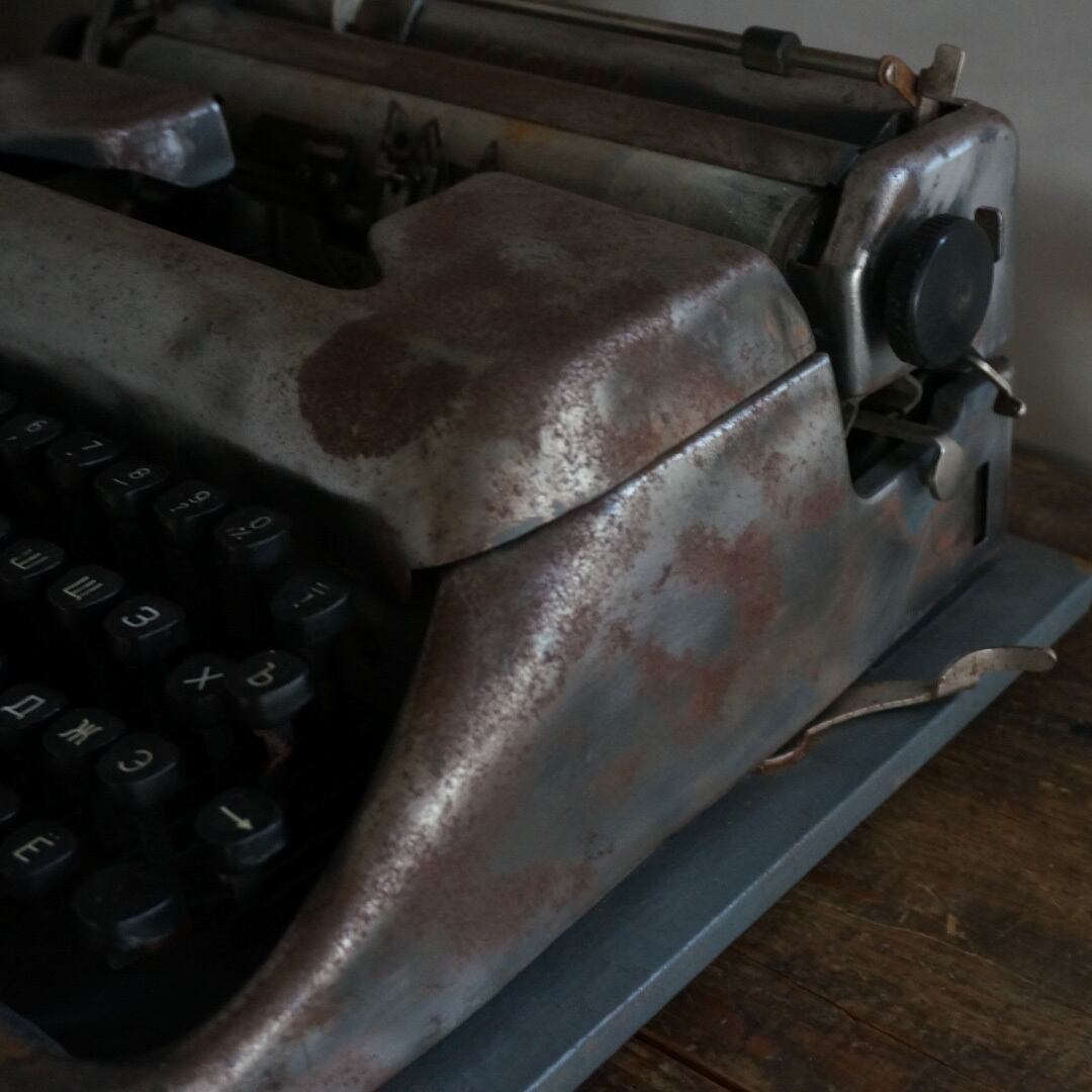 古いソ連のタイプライター