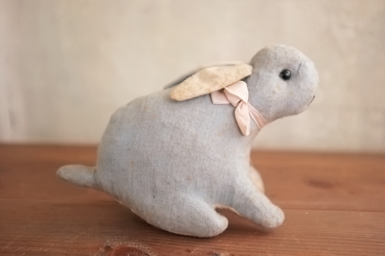 フランス 青いうさぎさんと薔薇色のリボンb ドール アンティーク