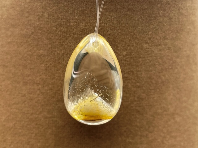 ペンダントトップ素材（イエローファントムクォーツ）