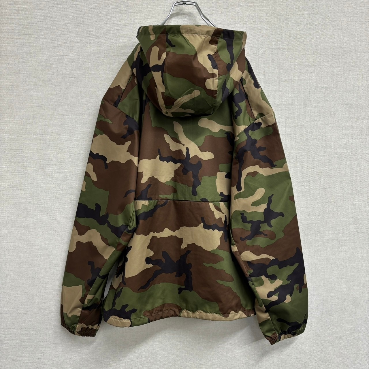 ノースフェイス新品・未使用 WHITE LABEL 迷彩ウィンドブレーカー 