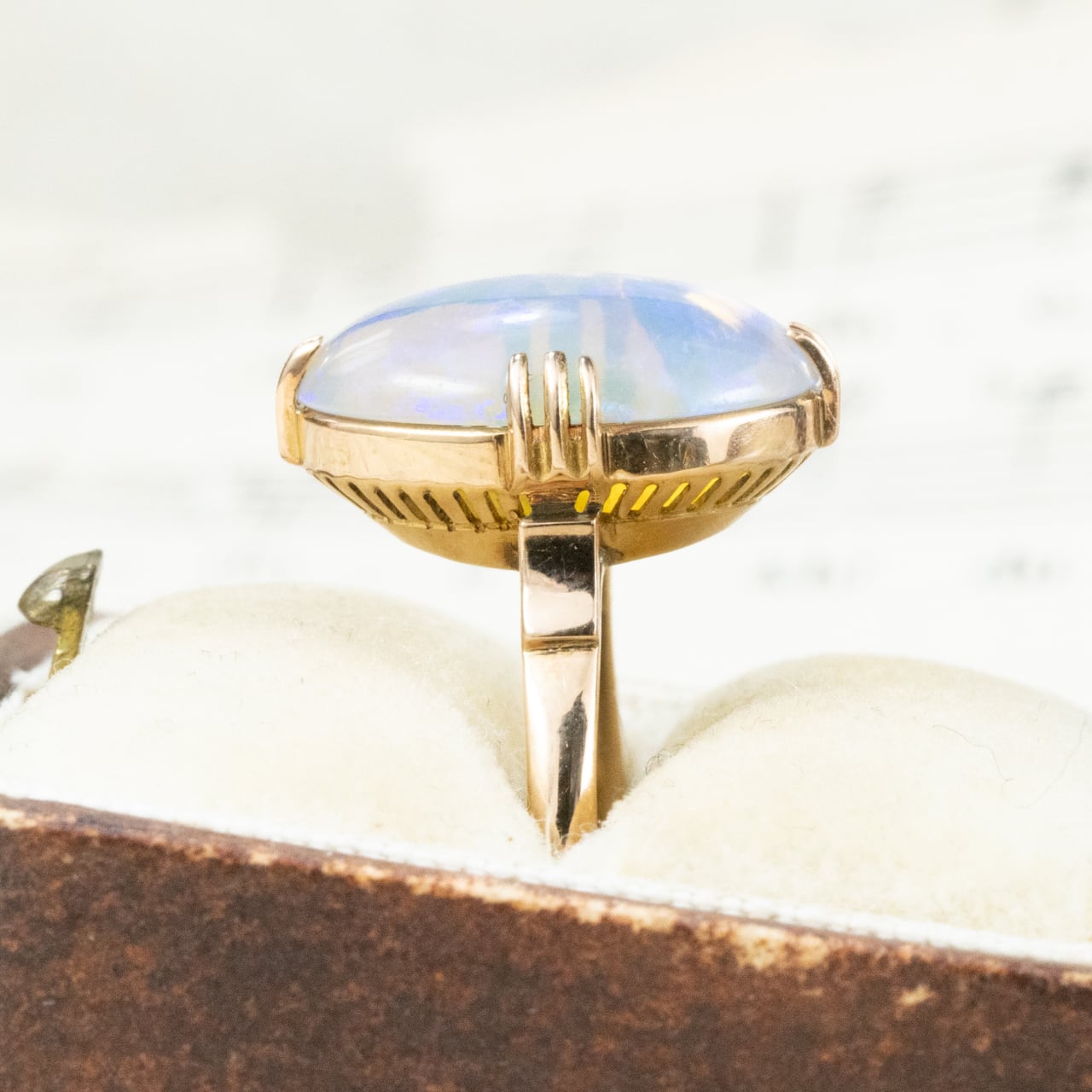 日本の作品】昭和レトロ デザイン ヴィンテージ ジュエリー K18