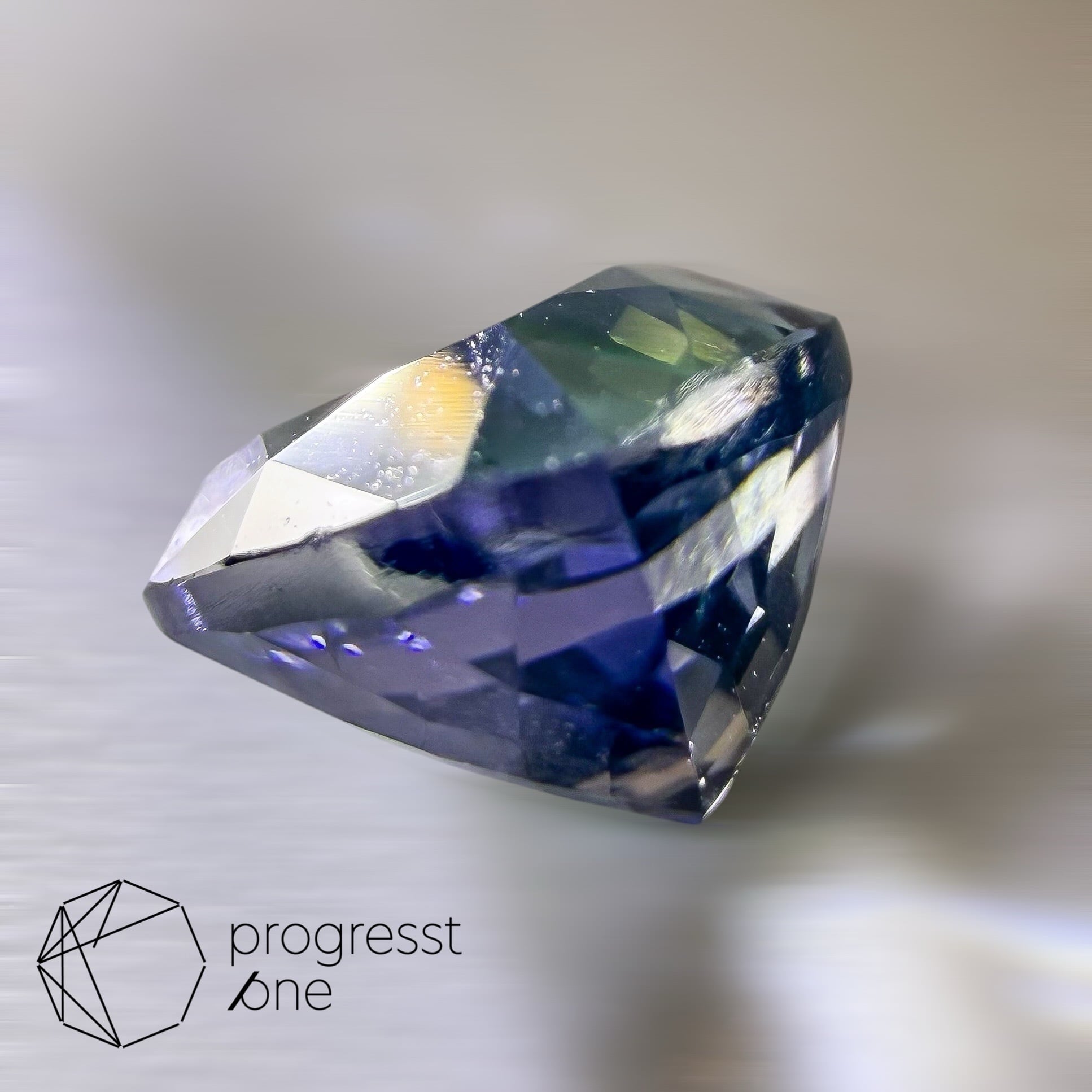 バイカラーゾイサイト2.26ct | progresstone