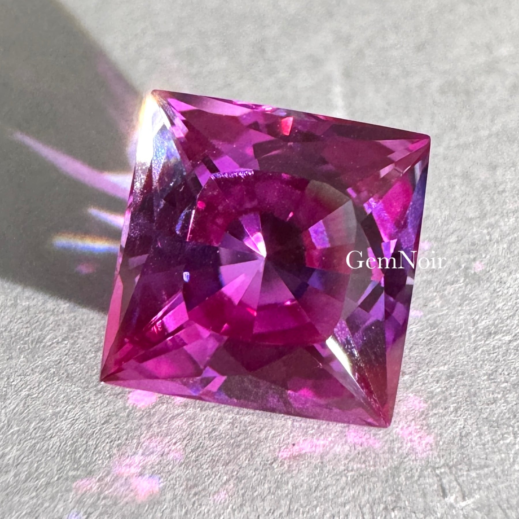 ゾイサイト 3個で1.44ct 5mmハートシェイプ ゾイサイト 3個で1.44ct 5mmハートシェイプ