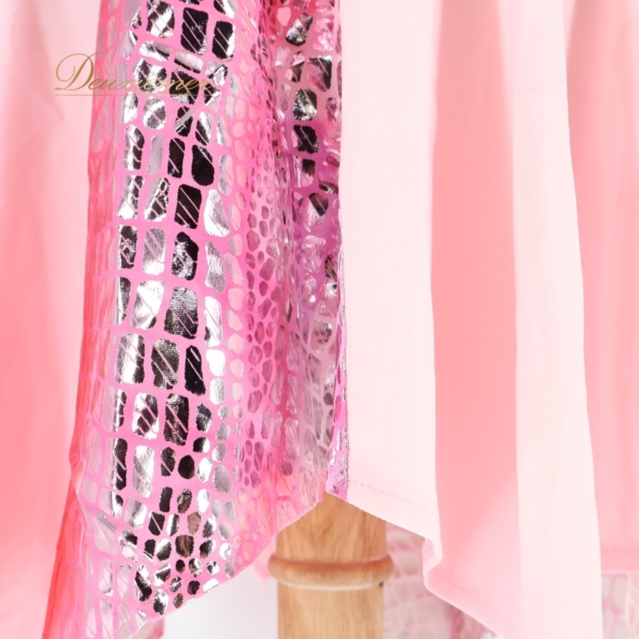 社交ダンス 衣装 ラテン ドレス ワンピース ピンク系 インザムード in the MOOD 日本製 デモ ピンク シルバー 競技 パーティ 発表会 明るい 伸縮 ストレッチ ラテン衣装 デモ用 衣装 女性用 ストレッチ素材 競技会用 おしゃれ コスチューム