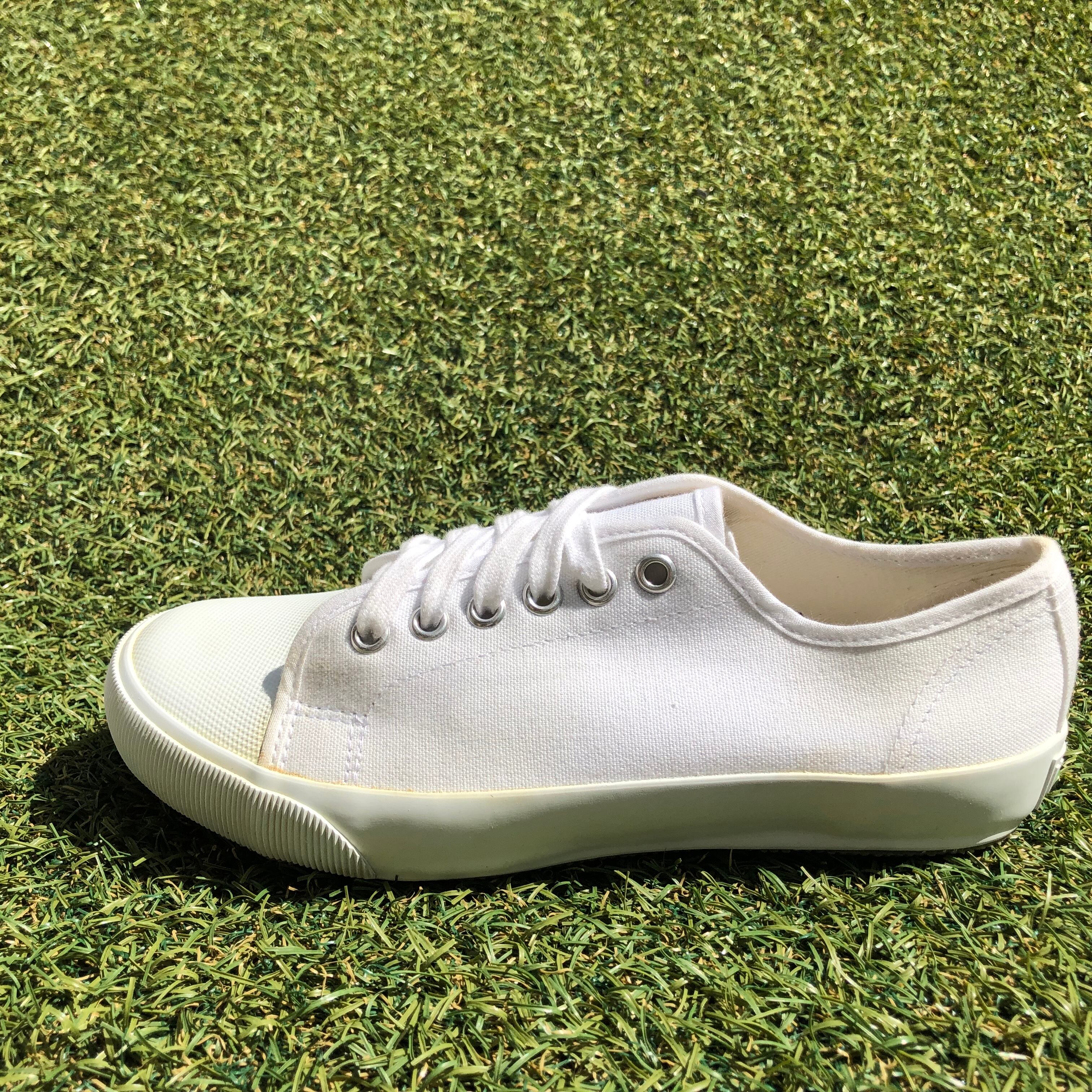 大人気今だけ限定 MHL. ARMY TRAINER 3サイズ ARMY