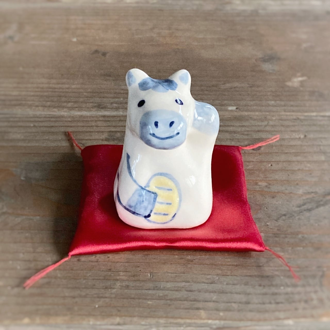 まねきうま　出会い運　(染付・上絵)