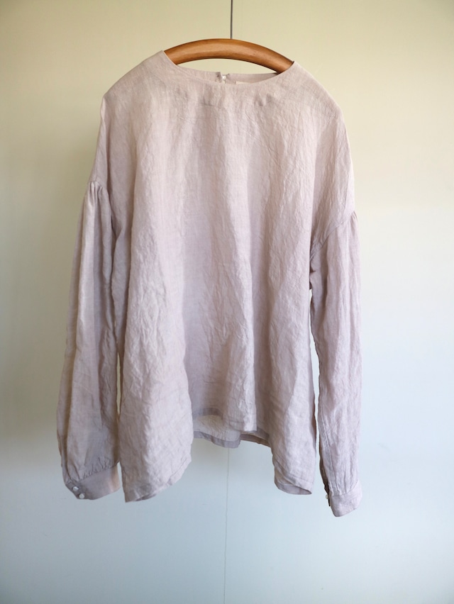 crewneck gather blouse