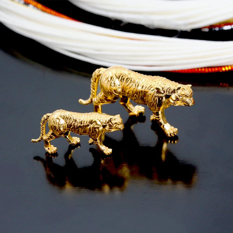 純金 虎のお守り10g】御守り タイガー 寅年 金運 | JUNGOLD