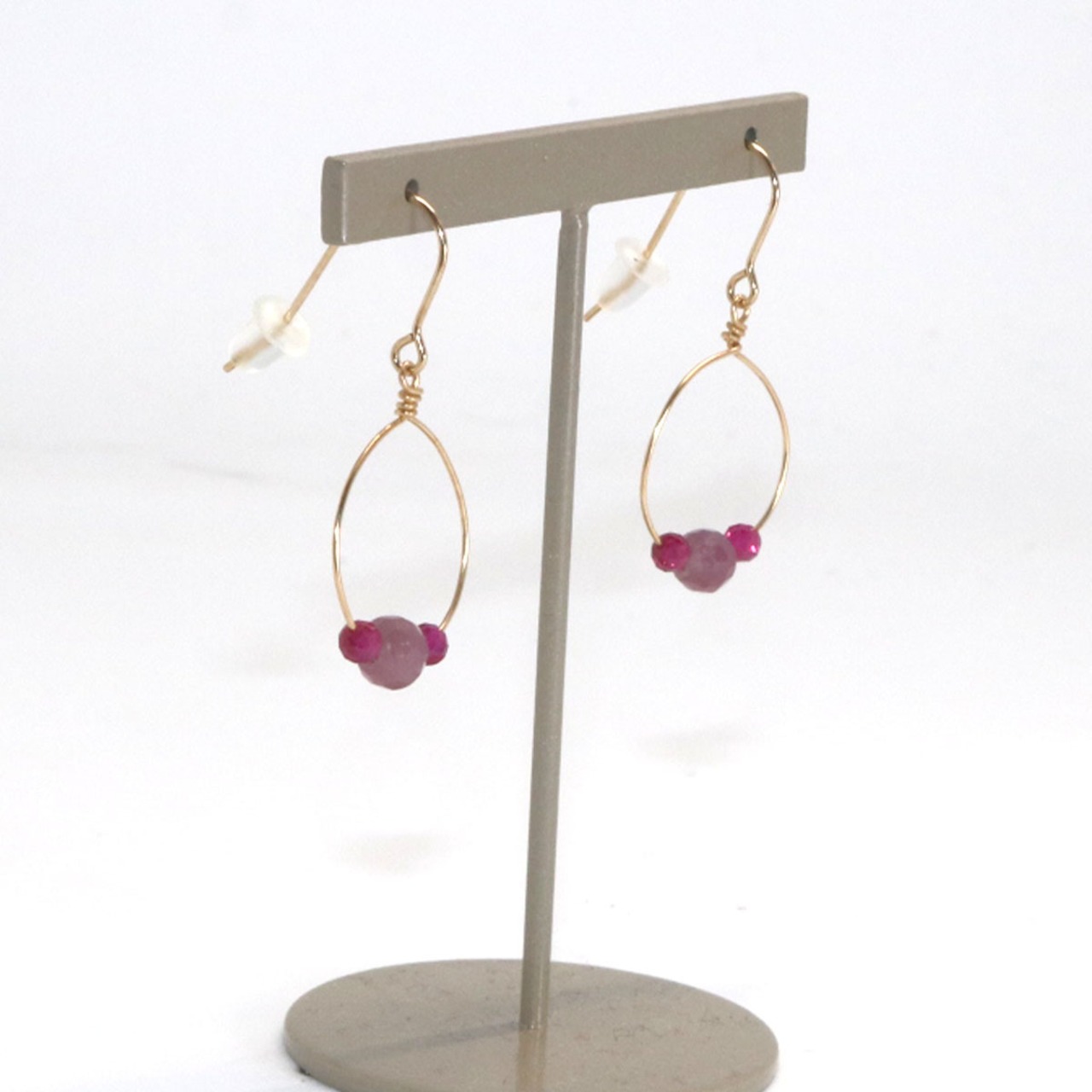 天然素材をポップに遊ぶ。ルビー ベリル サークル ピアスorイヤリング mm1005