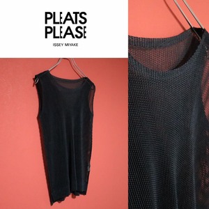 PLEATS PLEASE