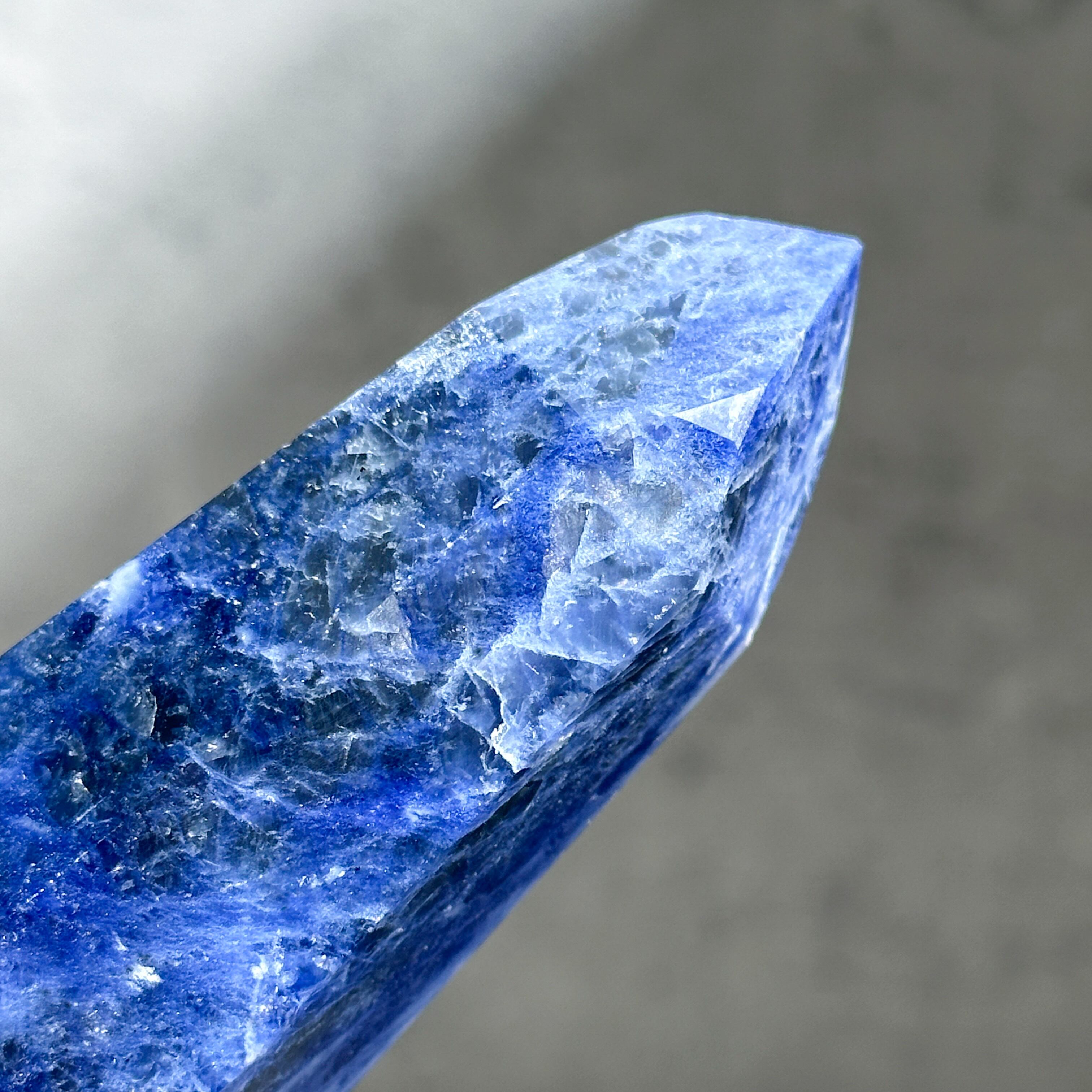 ソーダライト＊6.6cmスフィア＊パワーストーン天然石 限定価格！キャビネット サイドボード コンパクトリビングボード WHITE