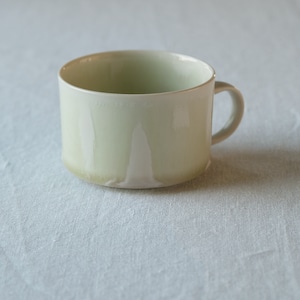 イワオトナリテ　iwaotonarite 　コーヒーカップショート　ナガシ黄緑ピンク