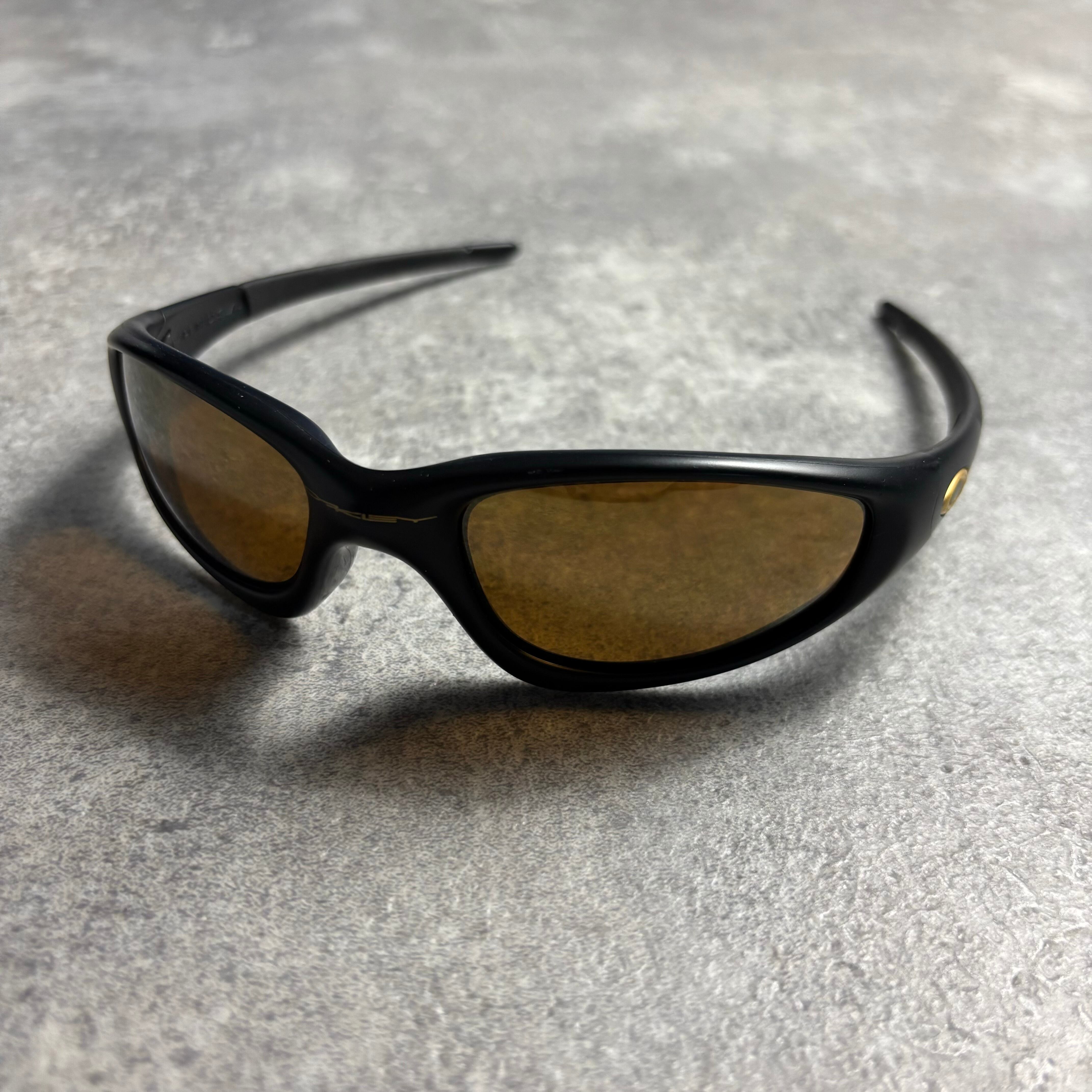 00s OAKLEY サングラス straight USA製 希少モデル 00s OAKLEY サングラス straight USA製 希少モデル | LOST