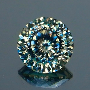 【Bright Brilliant Cut™️ “129 Facets” 】静寂を透かす、淡青の結晶 1.12ct天然 ブルージルコン