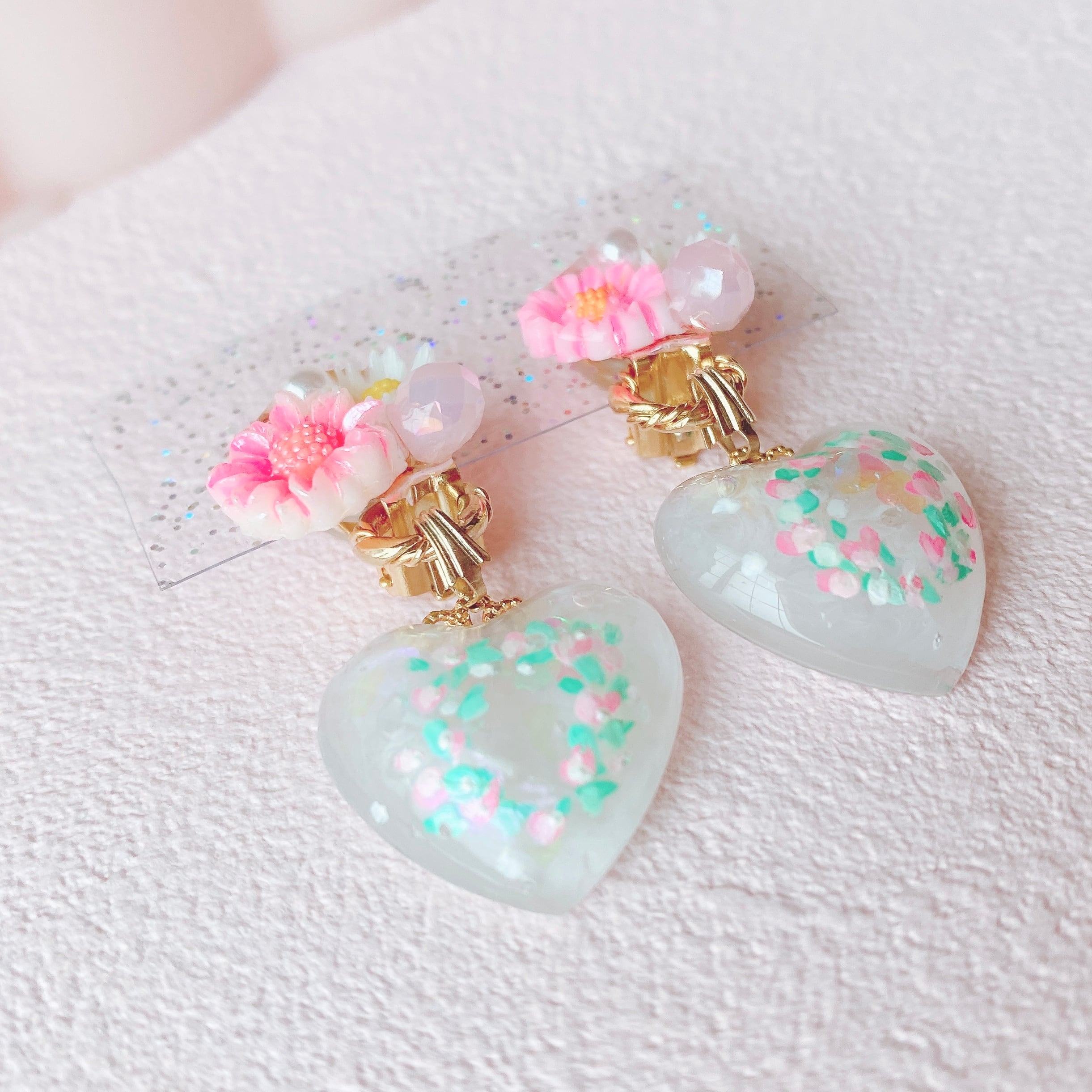 Sweet heart ♡ハンドペイント花冠イヤリング