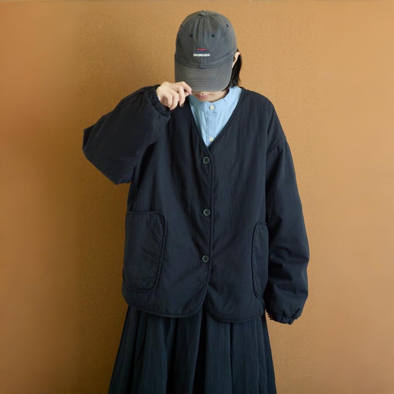 ノーカラーVネックビッグポケットパデットブルゾン A01897