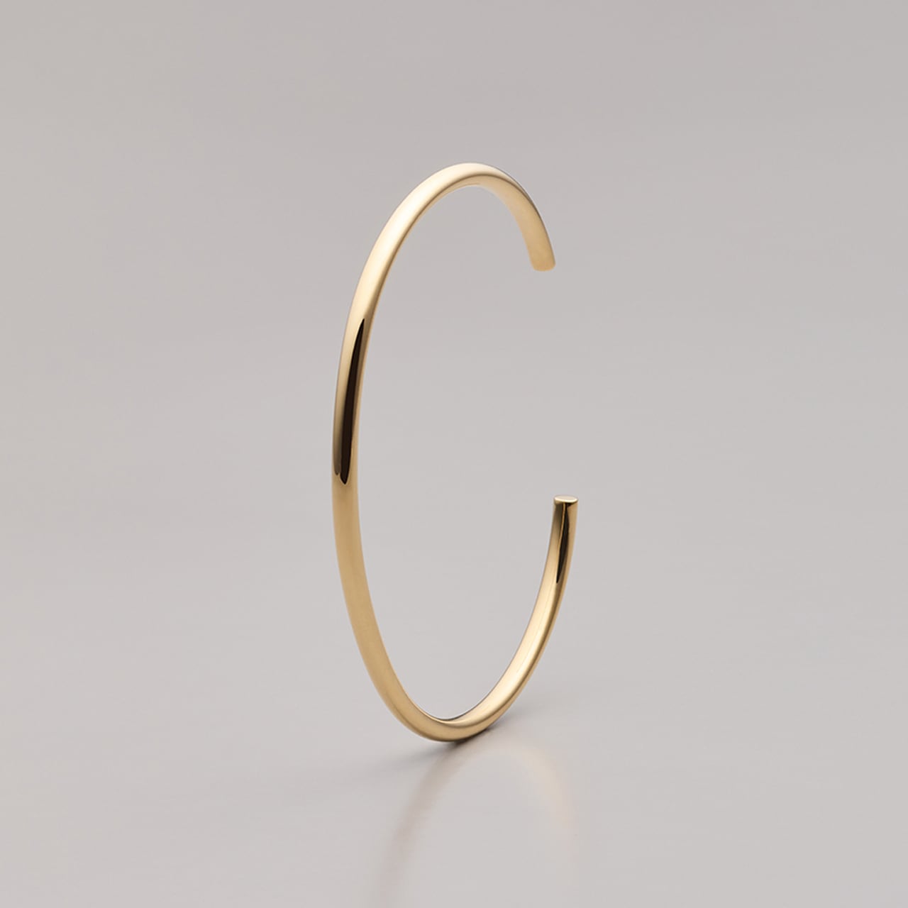 S/M 2サイズ展開〉K18パイプ製イエローゴールド バングル【MKY0038B1