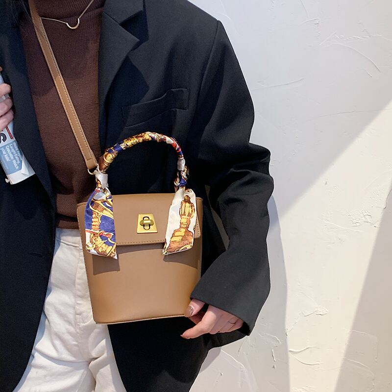 オータムウィンタースタンダードレッド レトロ 秋物 冬物 メッセンジャーバッグ Tiancai_Wing_Bag3104229805