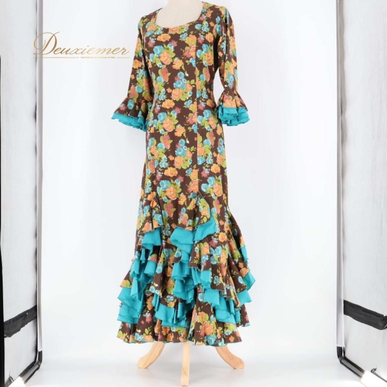 フラメンコ 衣装 マンサニージャ LOPEZ DE SANTOS ロペスデサントス Manzanilla ワンピース ドレス 茶色 フリル 緑 青 青緑 ブラウン 花柄 ボランテ 発表会 パーティ ダンス ブラウン系 グリーン系 ブルー系 発表会衣装 フラメンコドレス 踊り おしゃれ 華やか 大人用 レディース ドレスアップ フォーマル