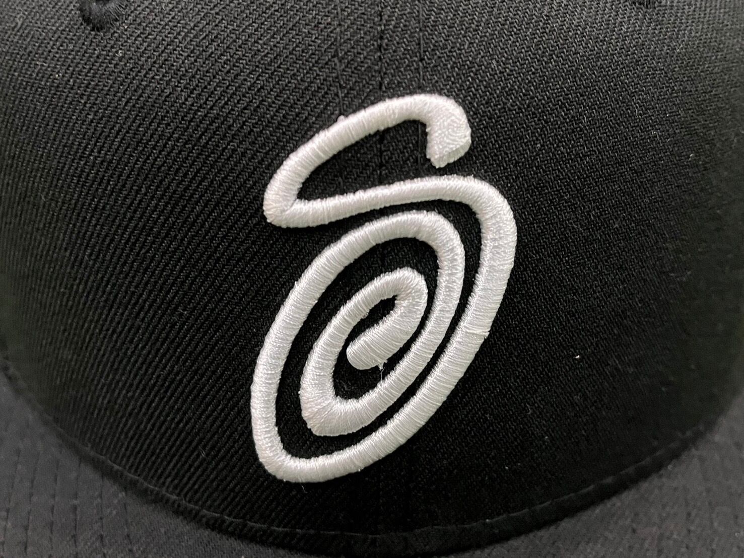 Stussy CURLY S NEW ERA キャップ STUSSY（ステューシー） 新品 STUSSY CURLY S 59FIFTY NEW ERA CAP S