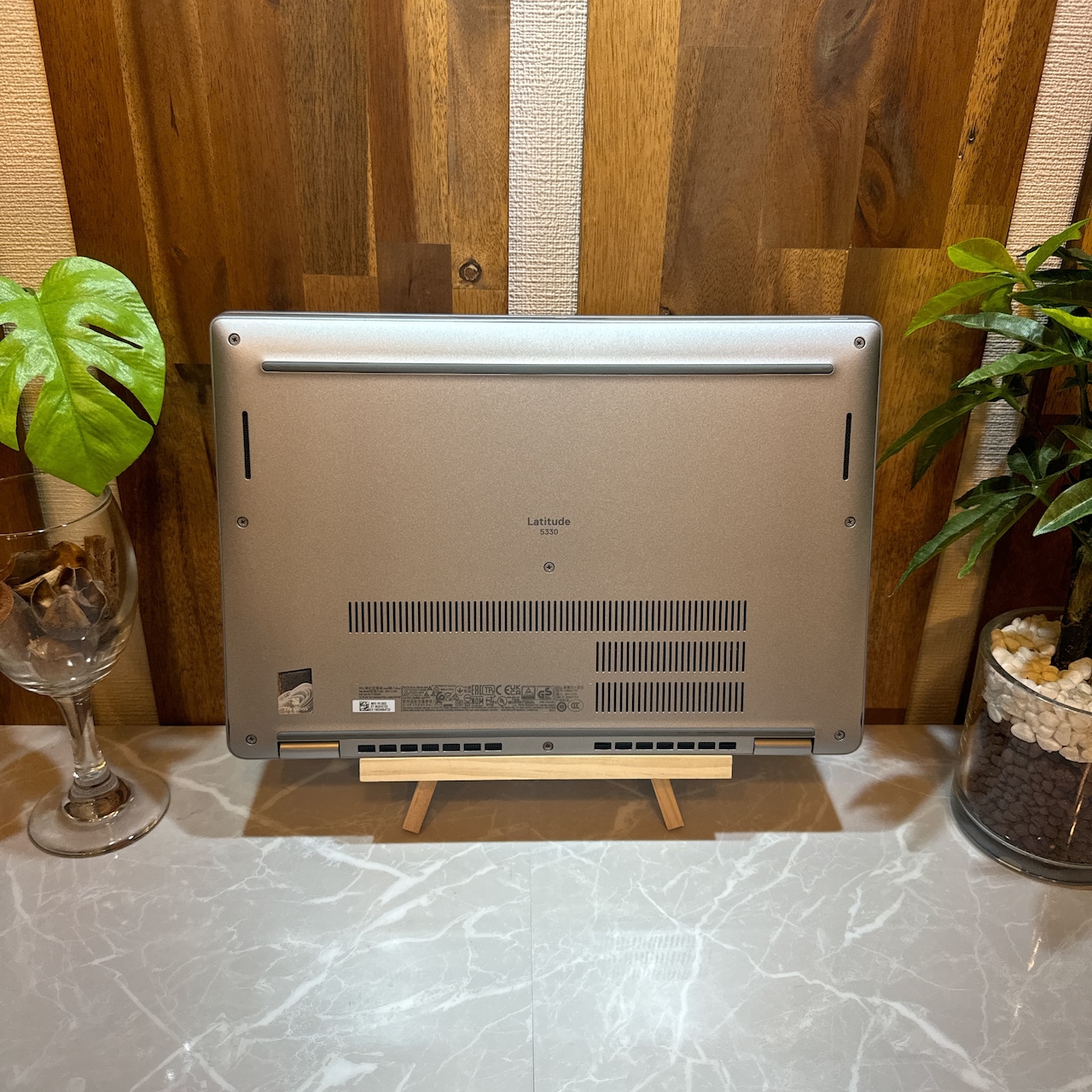 【美品 2022年式】DELL Latitude 5330 / 第12世代 Core i5-1235U / メモリ8GB / SSD256GB / 13.3インチ FHD