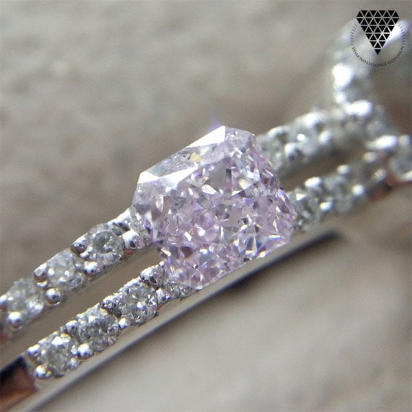 0.126ct  SI-2 FANCY LIGHT PINK PURPLE