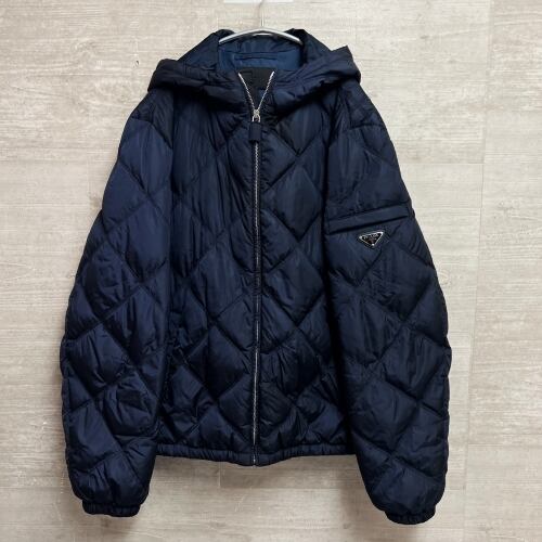 PRADA プラダ SGN460 3角プレート キルティングダウンジャケット 
