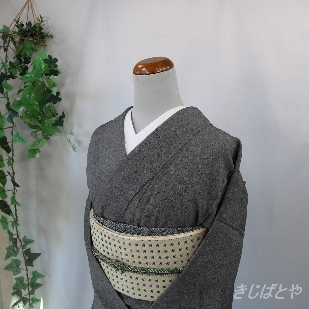 正絹ちりめん 沈香茶に刺繍の付け下げ 袷 | きじばとや