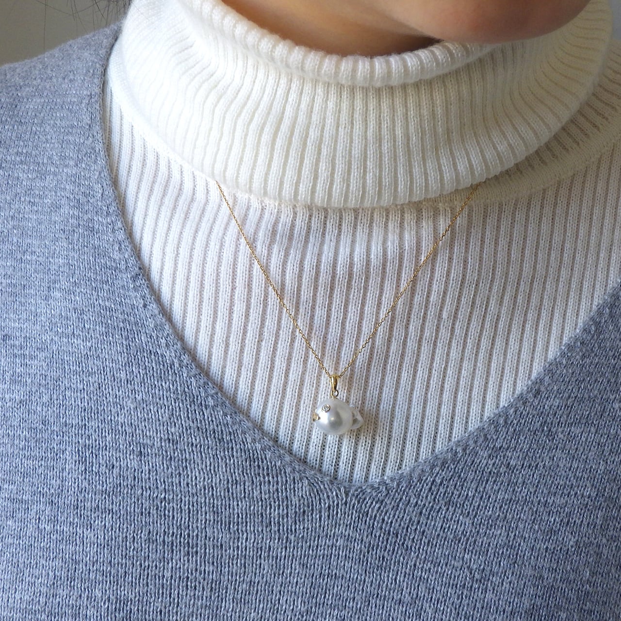 K18YG 南洋白蝶真珠ペンダントトップ《金魚》（KR80112） | KAWABE