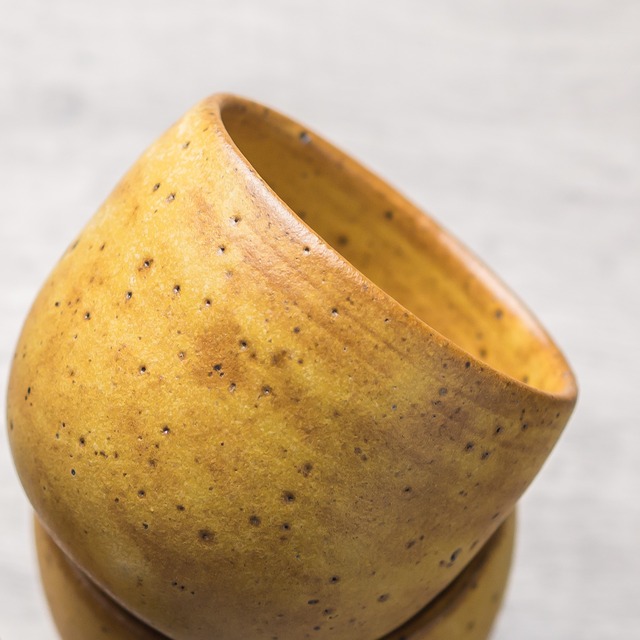 黄釉 湯呑み（フリーカップ）／石塚操