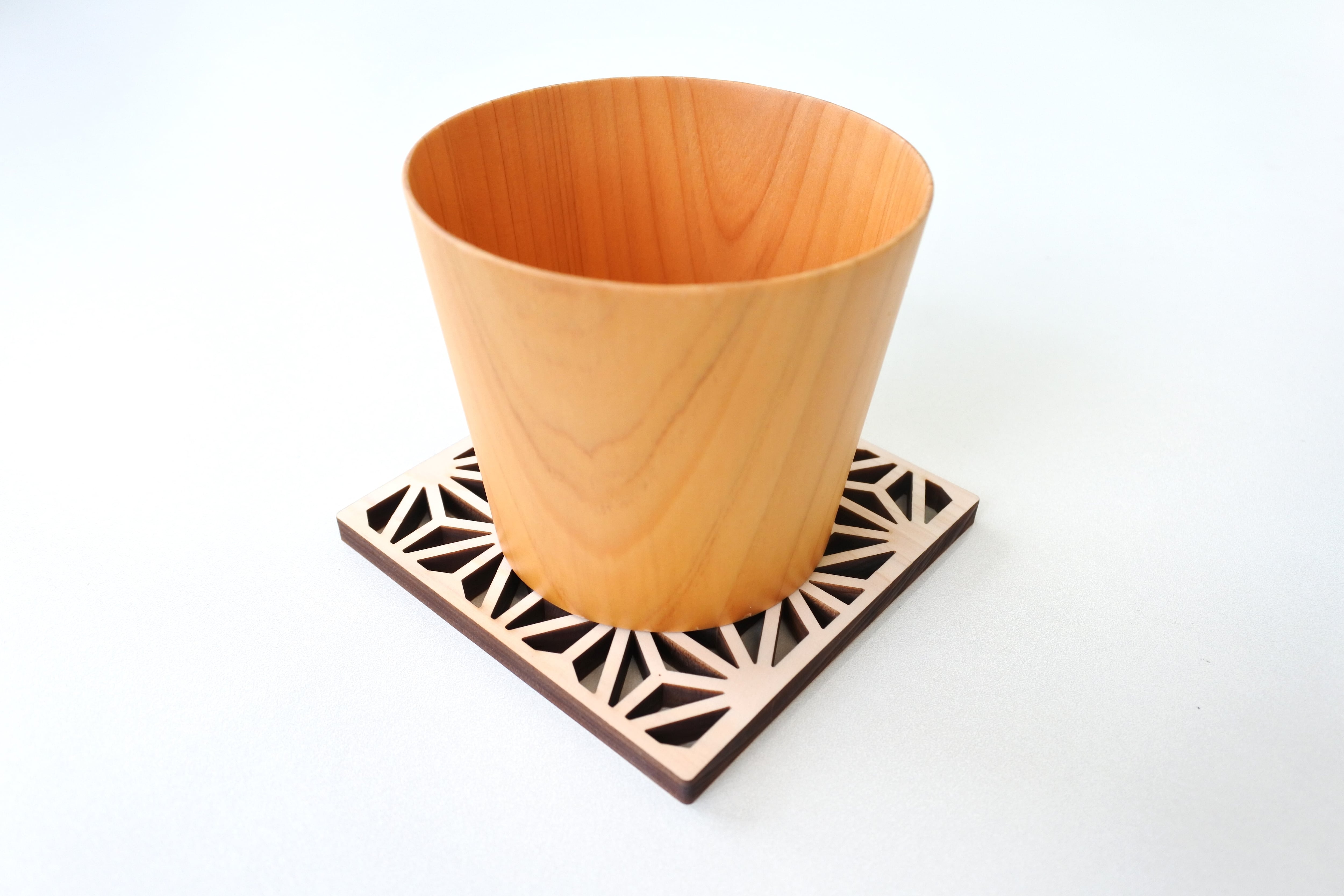 縁起模様のひのきコースター【麻の葉模様】 2枚セット | 星野工業