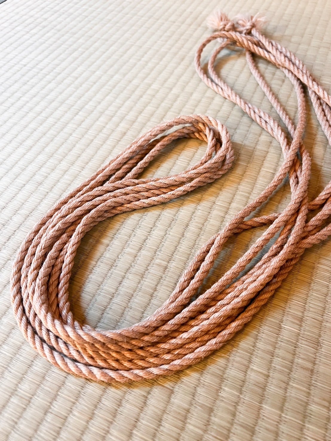 高級緊縛縄 『天然色 』 Φ6㎜ 8m | 緊縛縄専門店 屋根裏