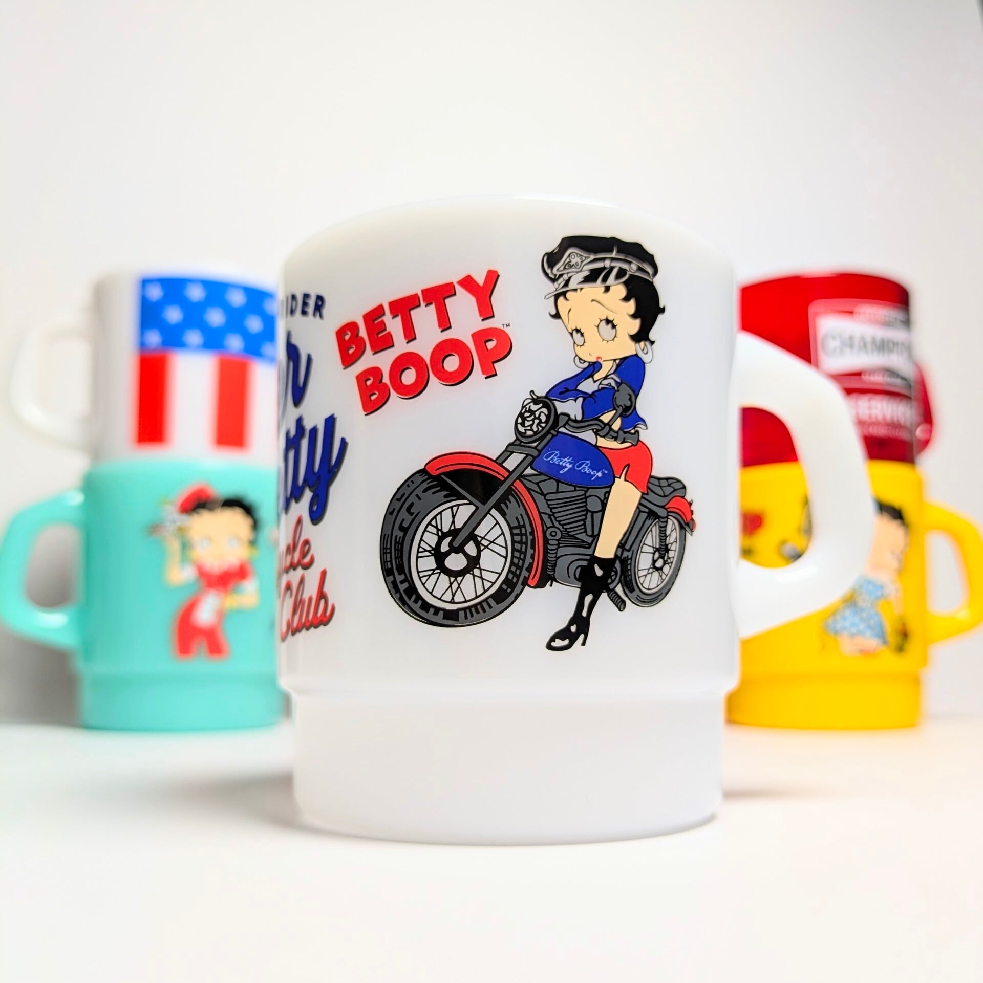 【 STACKING MUG / スタッキングマグ   積み重ねられるマグ  】 Betty Boop（ ベティ ブープ ） / 『 American Rider Biker Betty 』 / ミルキーホワイト 〚アメリカン雑貨 アメトイ〛