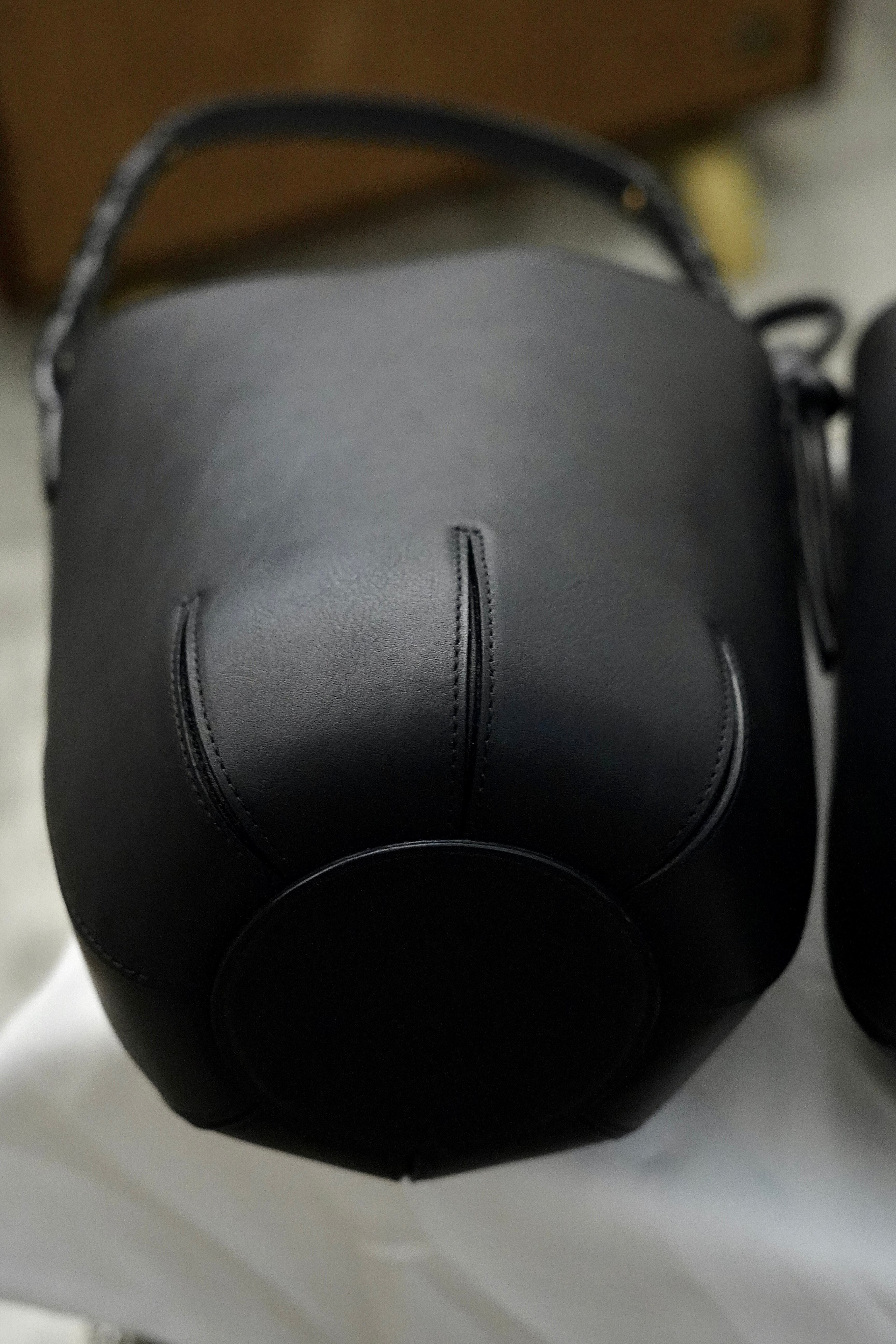 Mame Kurogouchi / Tsuchiya Kaban Bucket Bag M ( BLACK ) | JUQUI Online