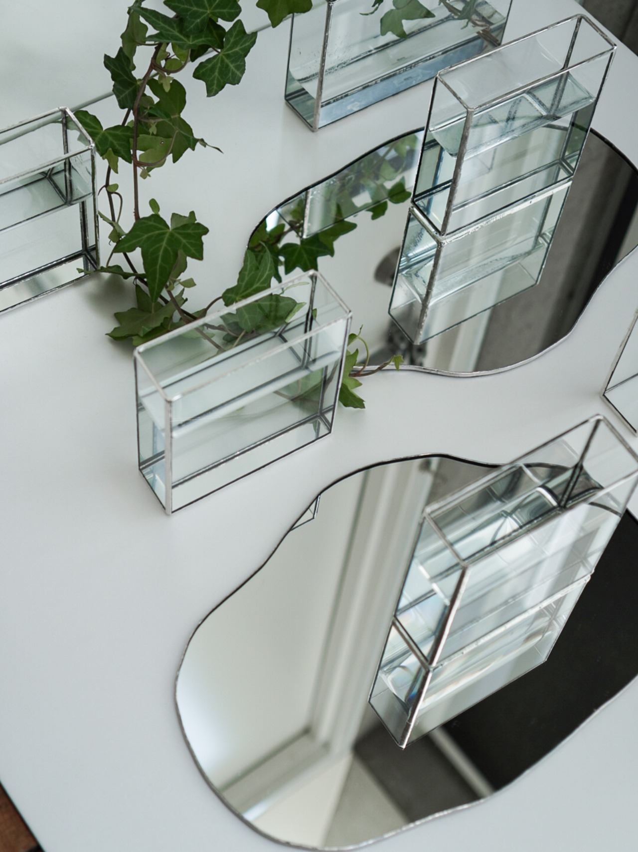 MIRROR PLATE & FLOWER VASSE SET / H10 cm