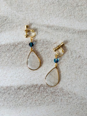 by UPCYCLE ARTIST 3-sun 海洋プラスチック・イヤリング【雪】 SUN-04