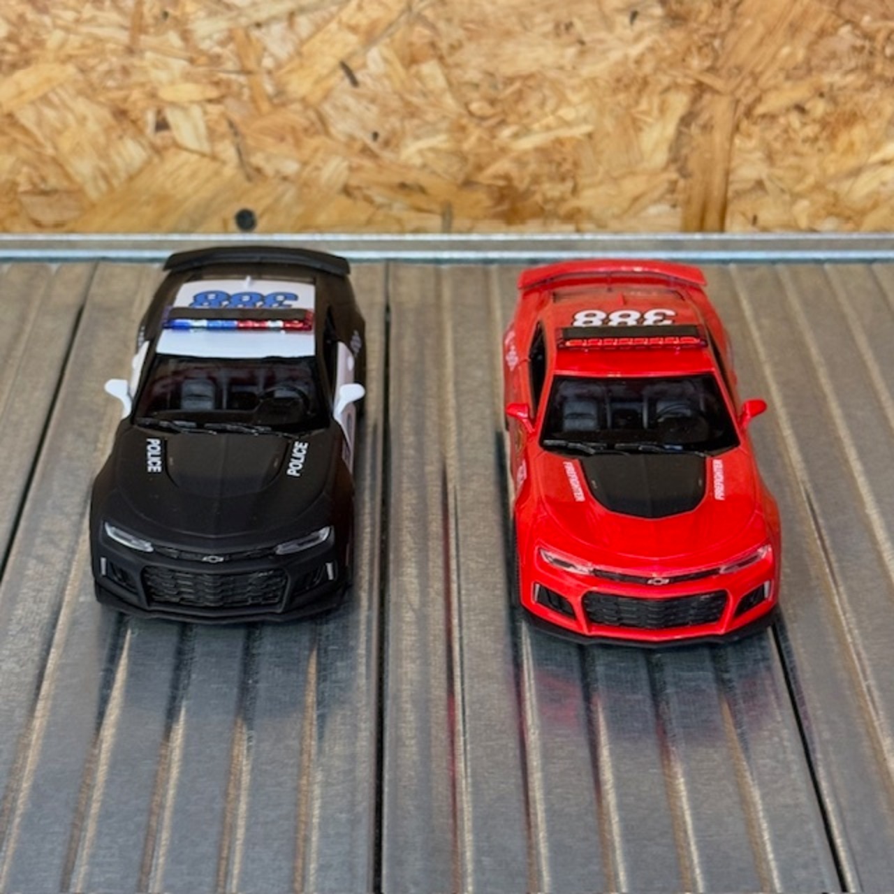 【プルバックカー】2017 CAMARO ポリス＆ファイヤー ★