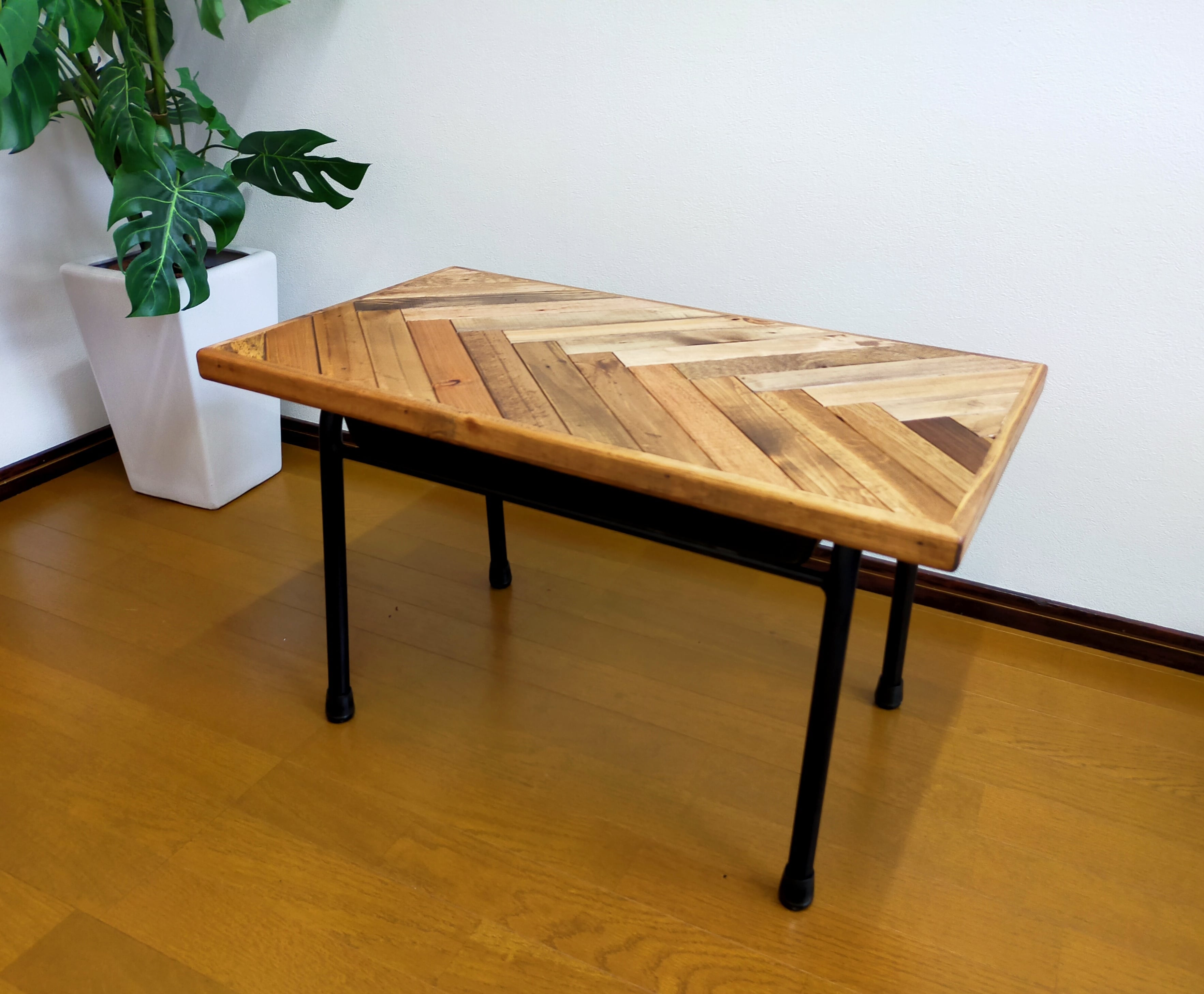 Pallet Table（廃パレット×学校机） | upcycle interior アップ