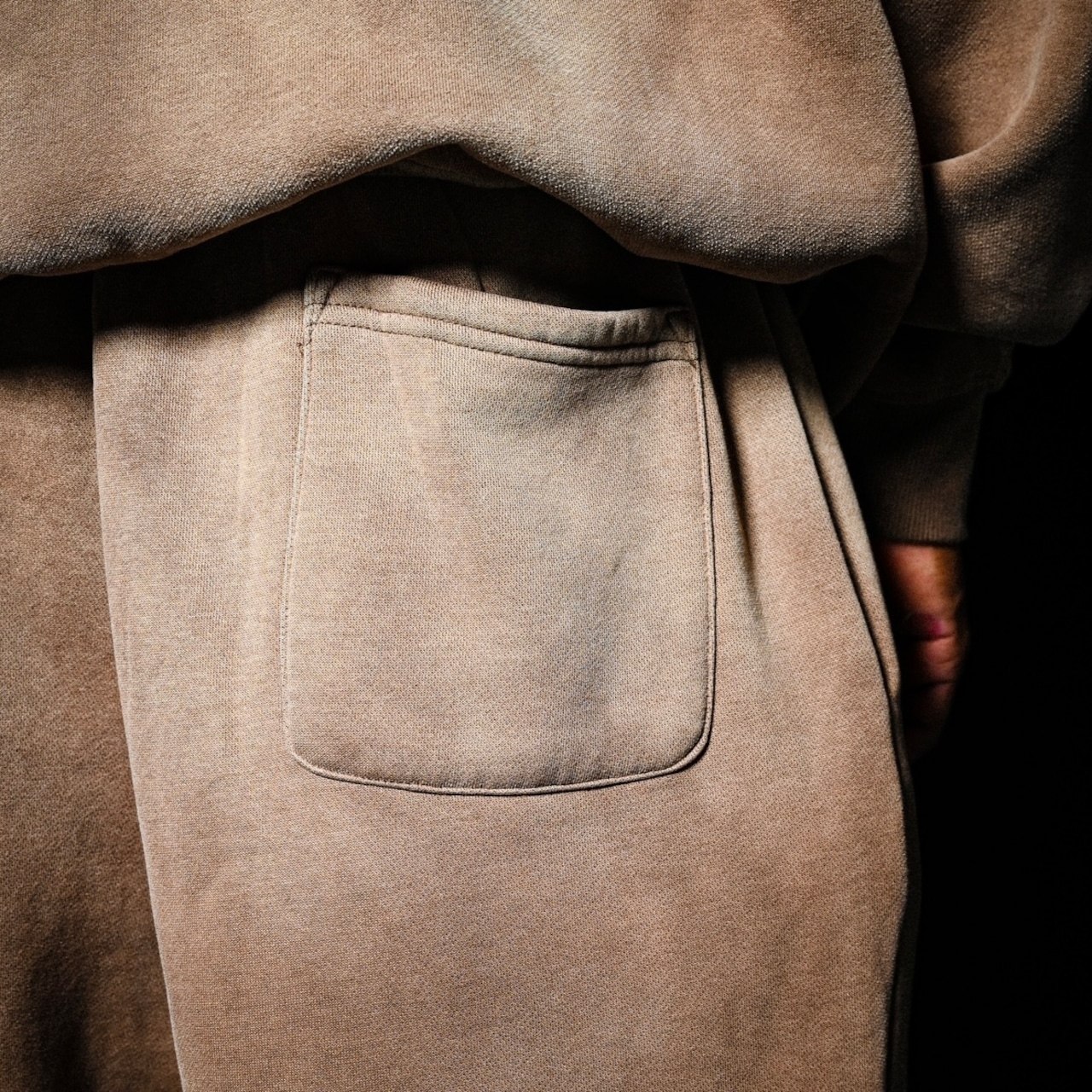 BLAZED LOGO PIGUMENT SWEATPANTS