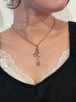Salvatore Ferragamo/ vintage gold gancini×vara necklace.