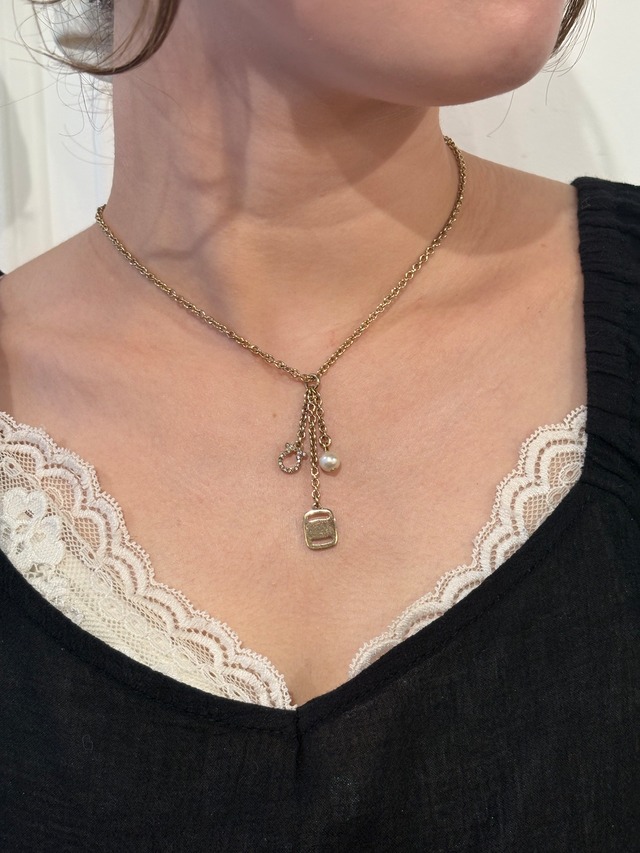 Salvatore Ferragamo/ vintage gold gancini×vara necklace.