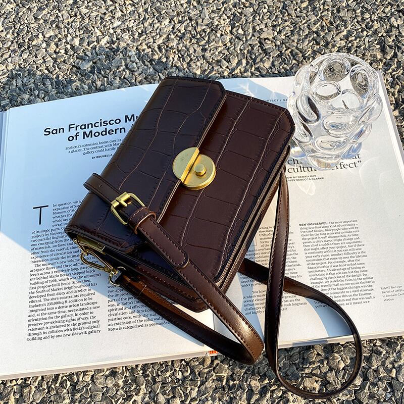 レッドスタイルオータムウィンタースタンダード レトロ 秋物 冬物 スクウェア メッセンジャーバッグ Tiancai_Wing_Bag79048645265