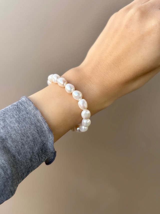 pearl bracelet  medium