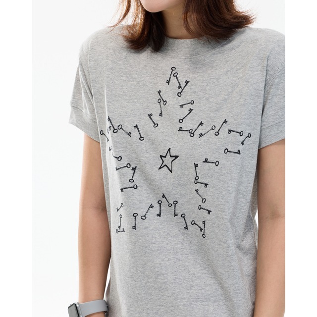 key × star print short-sleeve tee　キー×スタープリント半袖ティー　J2083