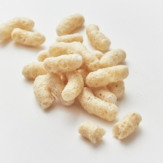 黒糖塩味プレーンの3種×2袋＝計6袋。グルテンフリーのお米スナック「玄米パフ70g」