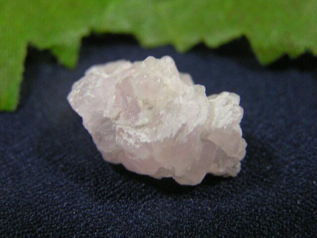 ローズクォーツ（紅水晶）結晶石 クラスター 稀少 原石・幸運・愛の
