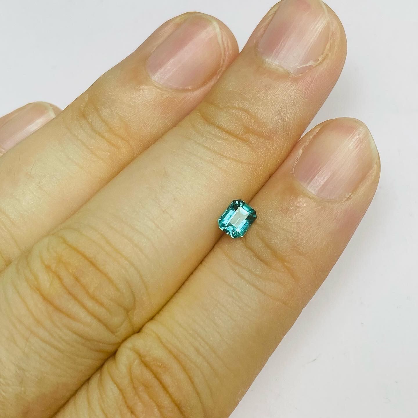 旅に行きたくなるターコイズカラーなトルマリン