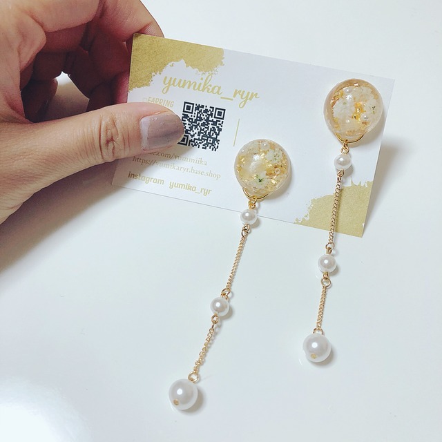 白とゴールドで統一 華奢なパールがゆらゆら可愛い 大人可愛いアクセサリー Yumikaryr
