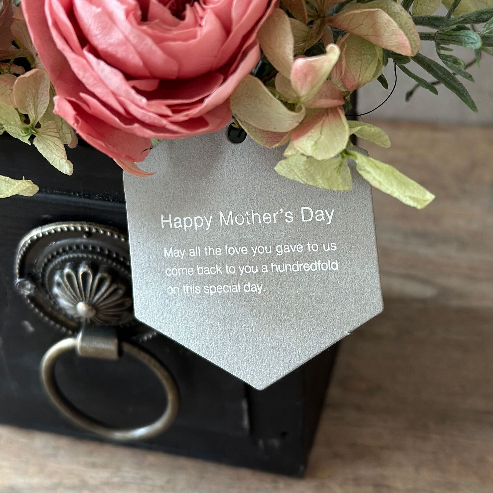 バラとカーネーションのプリザーブドフラワーアレンジメント